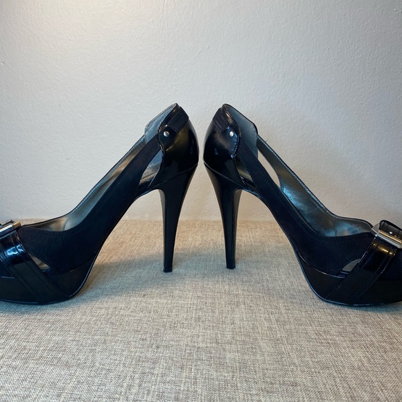 Guess Black Patent Leather Open Toe Heels - Picture 5 of 8